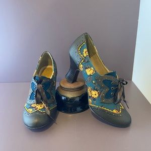 Ruby Shoo Vintage Style Floral Pumps -NWOT